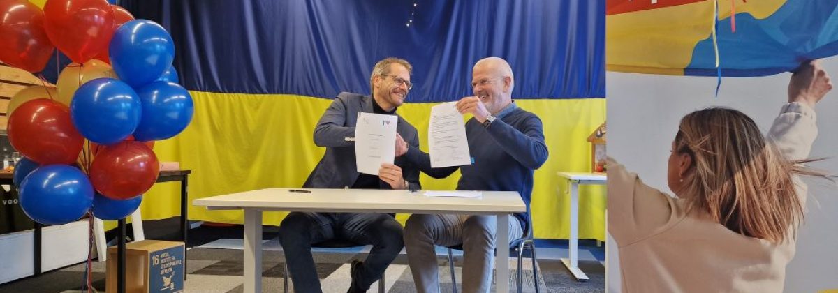 foto_Oekraine_JanBogerd_ondertekening samenwerkingsovereenkomst