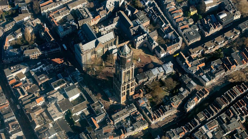 Domplein staat stil bij oorlogsslachtoffers in Oekraïne