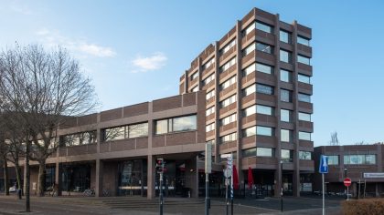 Amersfoort bouwt gemeentekantoor en voormalig SNS-gebouw om voor opvang Oekraïense vluchtelingen