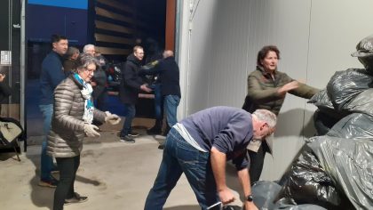 Kledingactie voor Oekraïne in Wijk bij Duurstede levert ruim 900 zakken vol kleding op