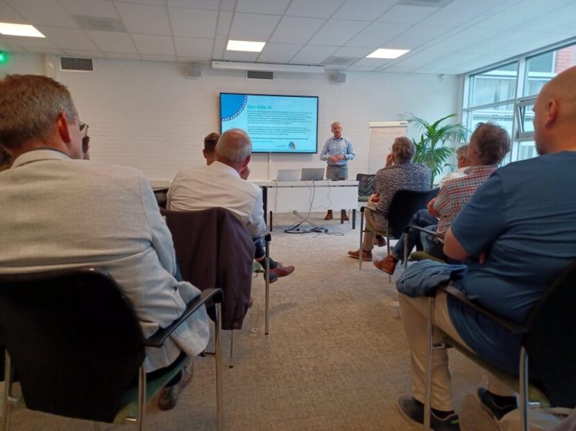 de master spreekt after 2
