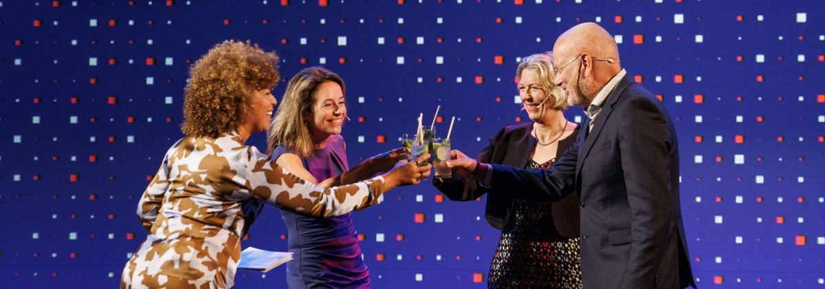 https___www.hu.nl_-_media_hu_afbeeldingen_nieuws_hu-jaaropening-groot2