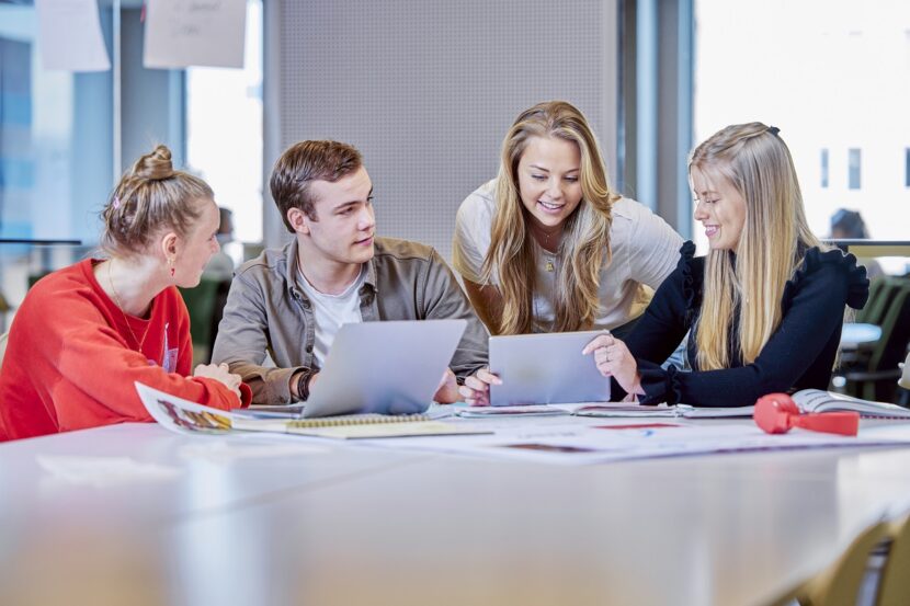 mogelijke-opdrachten-communicatie-in-de-praktijk-1200x800